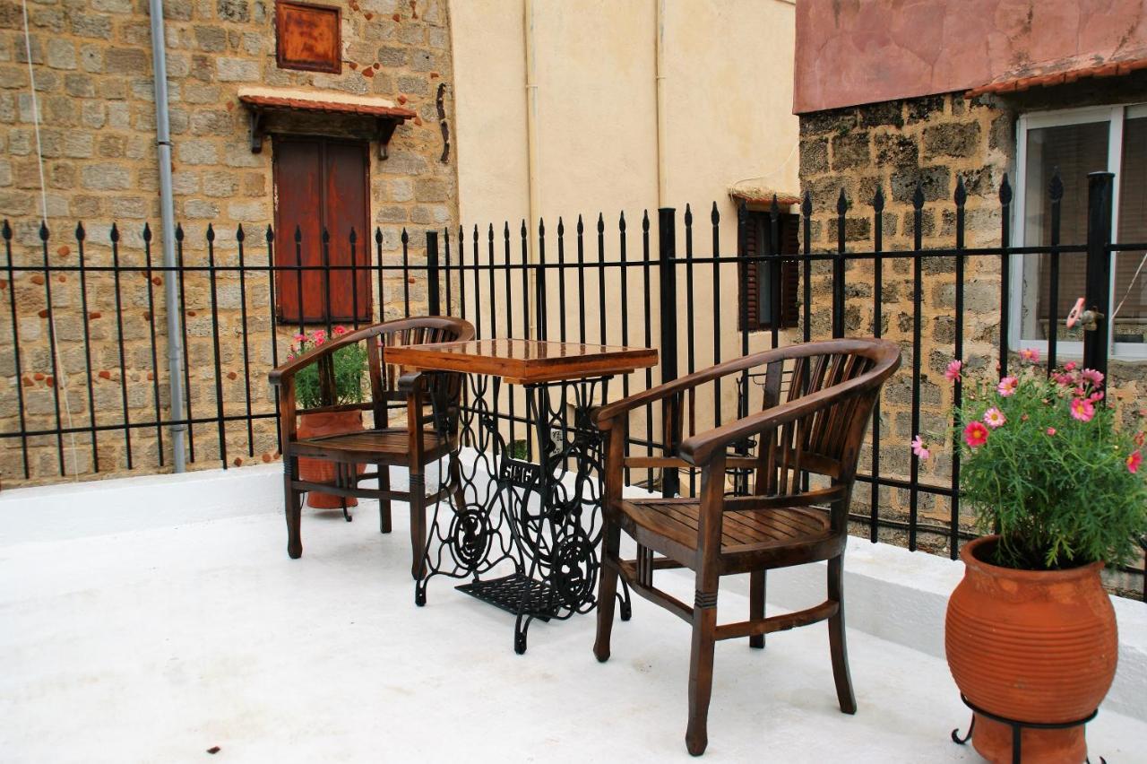 Evangelia'S Little House Rhodes City Bagian luar foto